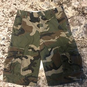 Boys size 16 Old Navy Camoflage Cargo Shorts